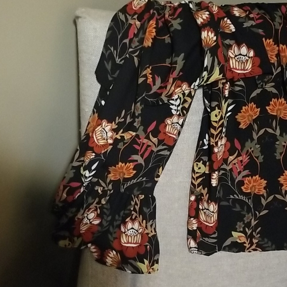 Inc. Black Multi Ruffled Cold Shoulder Top - Picture 4 of 6